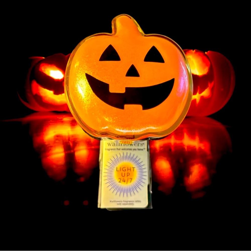 🎃 HALLOWEEN Glow JACK-O-LANTERN Pumpkin WALLFLOWER PLUG-IN: BATH & BODY WO… - Picture 2 of 9